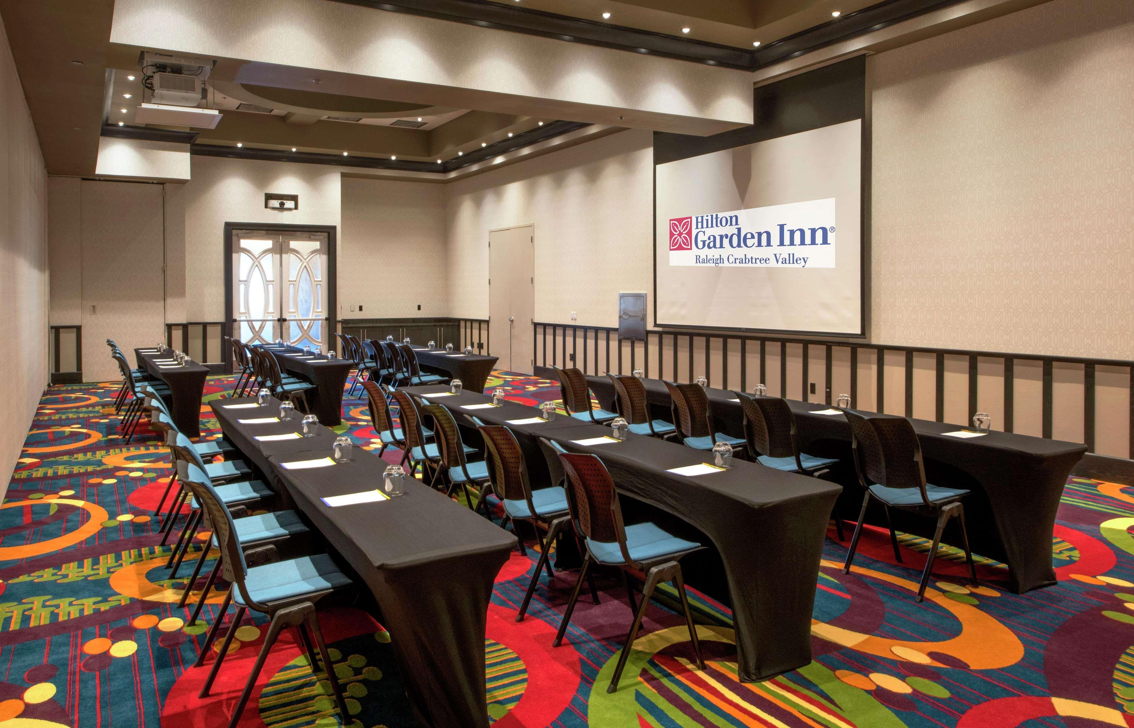 Hilton Garden Inn Raleigh/Crabtree Valley Exterior foto